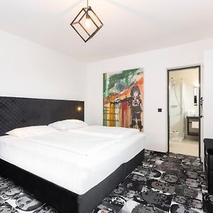 Camera con letto king size